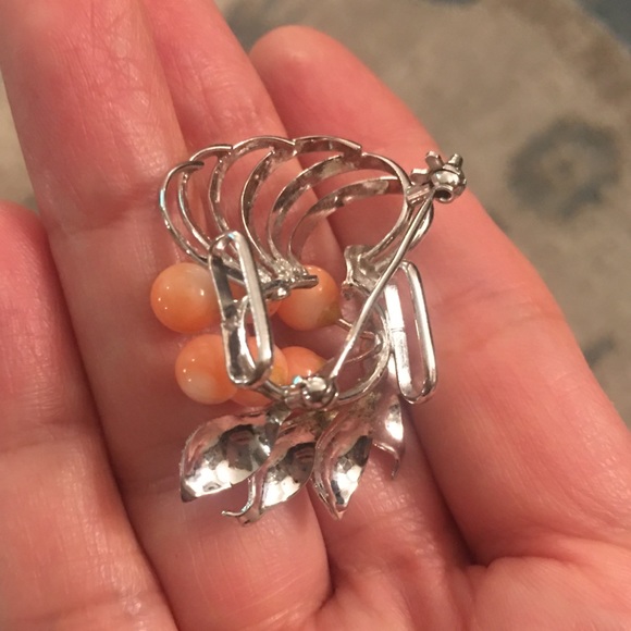 Japanese Angel skin coral Obi-dome brooch - Picture 6 of 7